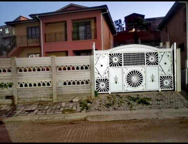 3 BEDROOM PROPERTY TO RENT IN LONGCROFT